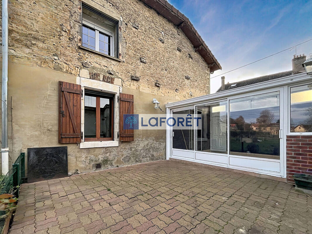 Maison à VAUX-SUR-BLAISE