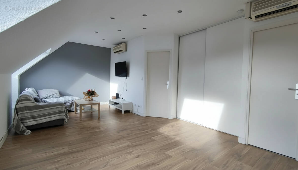 Appartement à CHENOVE