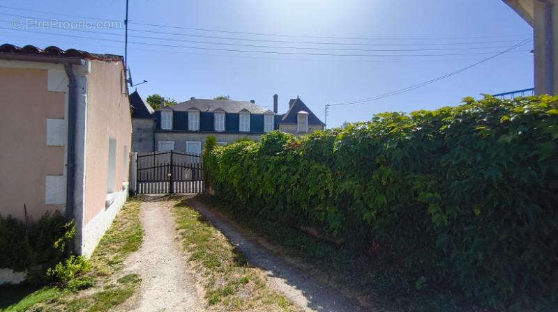 Maison à CHATEAUBERNARD