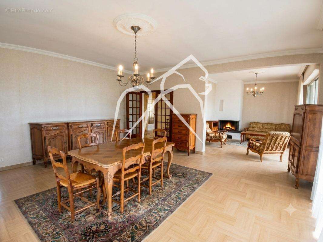 Rare à Montpellier Aiguerelles  Maison 8 pièces 230 m² avec piscine et terrain de 1 100 m²  fort potentiel – nombreux aménagemen - photo 6