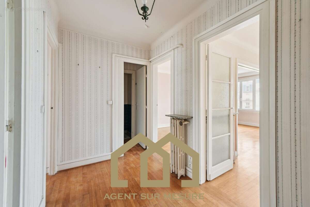 Appartement à PARIS-16E