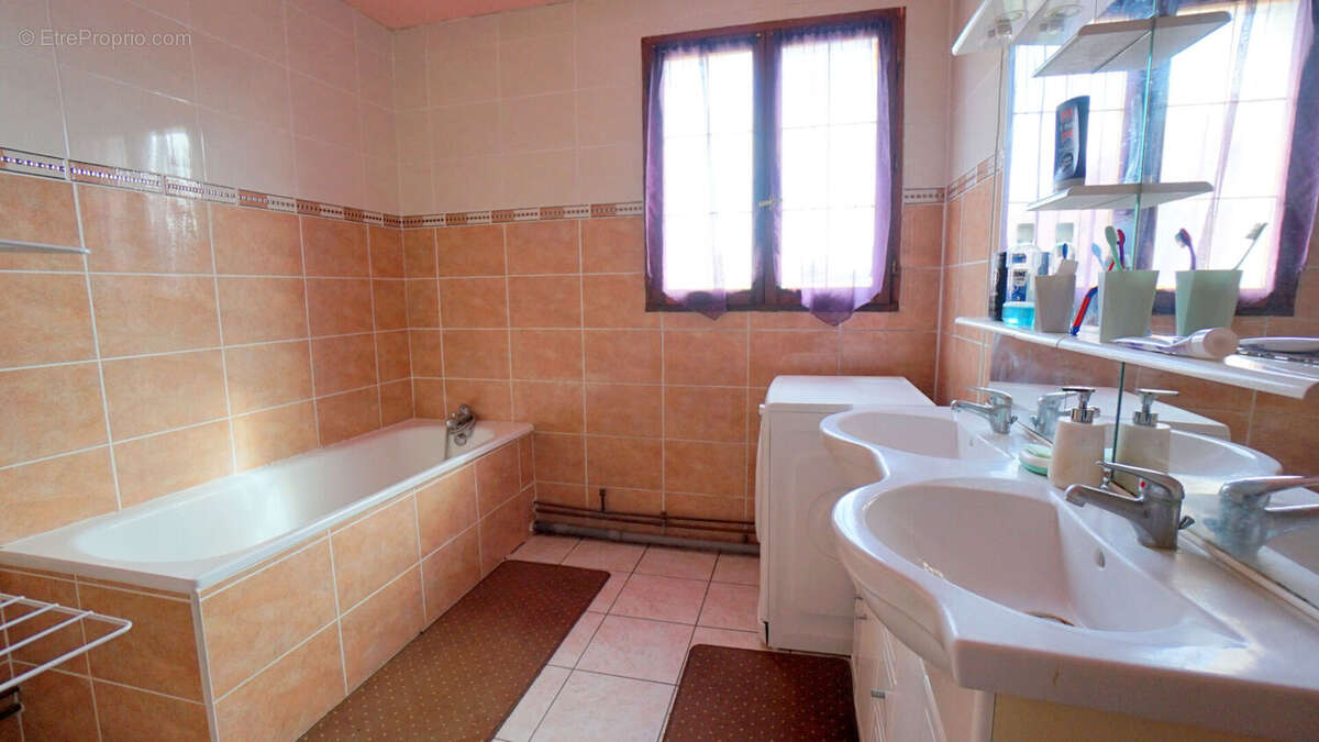 Maison - 6 chambres - 127 m2 - photo 8