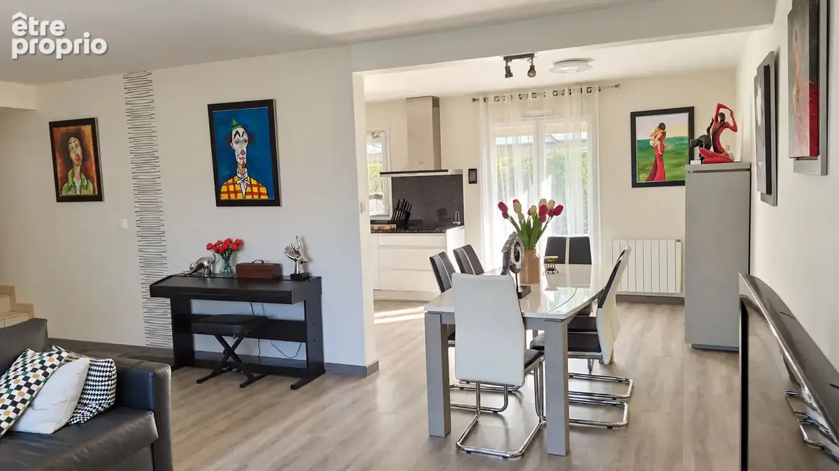 Maison  familiale 4 à 5 chambres- 128.80 m2 - La Riche - photo 5