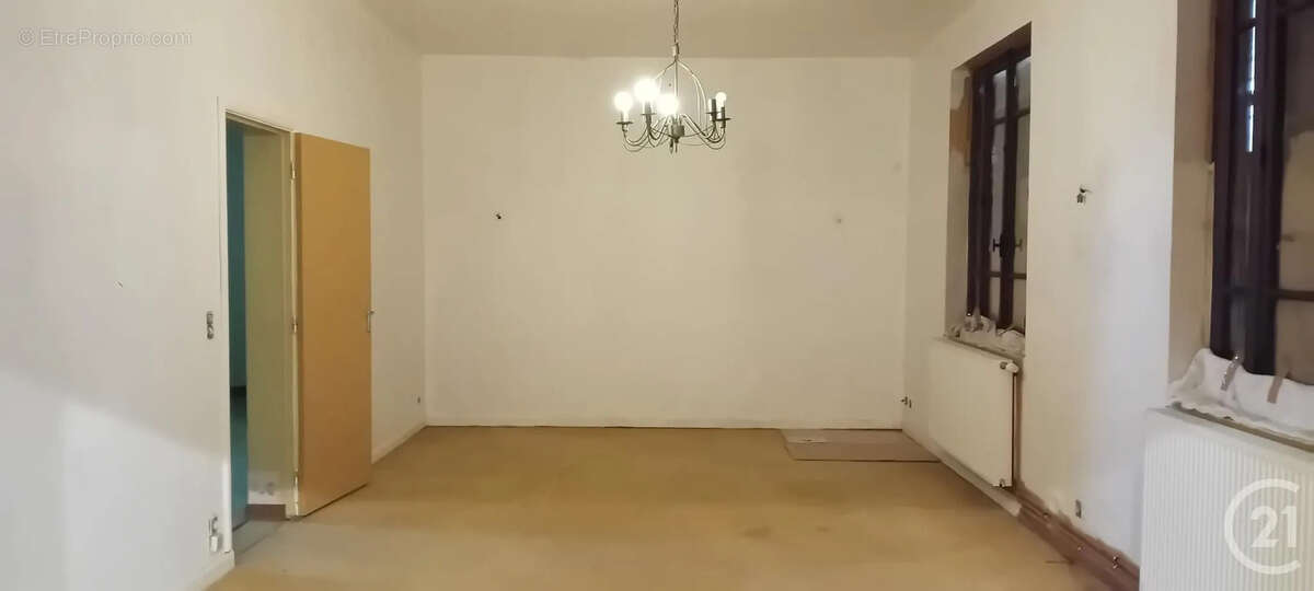 Maison à VILLERS-CARBONNEL