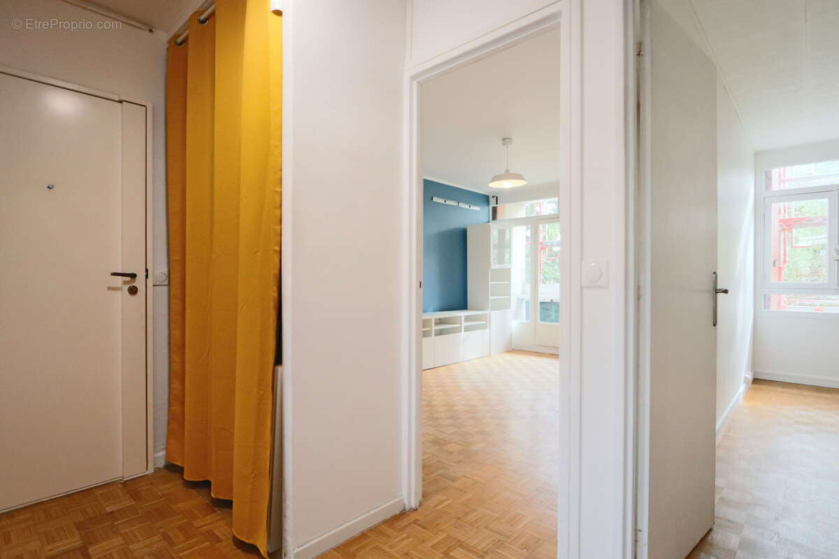 Appartement à LES PAVILLONS-SOUS-BOIS