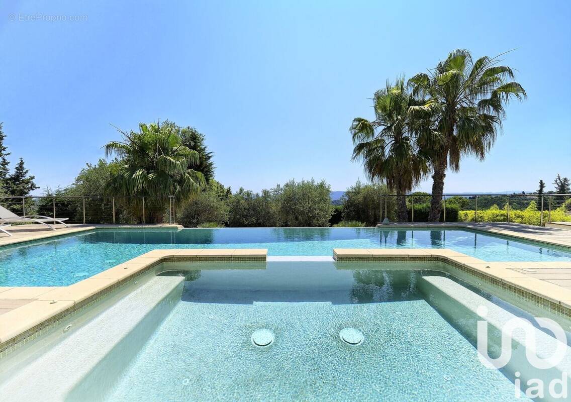 Photo 1 - Maison à CHATEAUNEUF-GRASSE