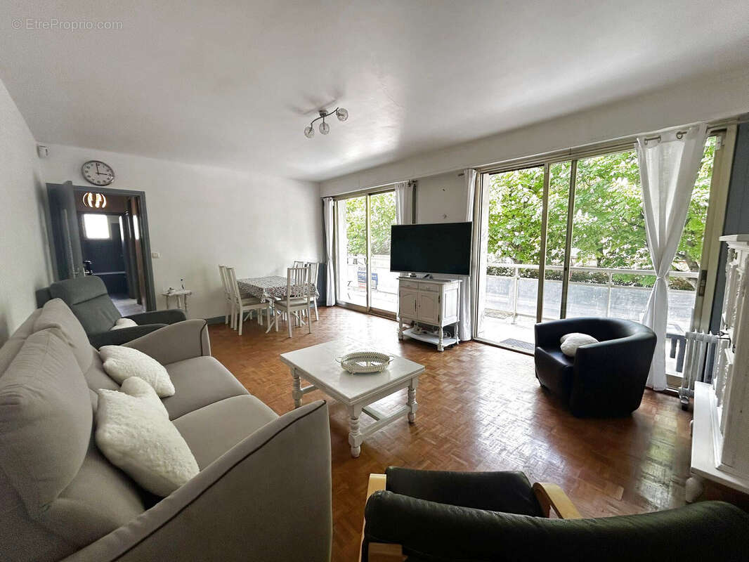 Appartement à SAINT-MAUR-DES-FOSSES