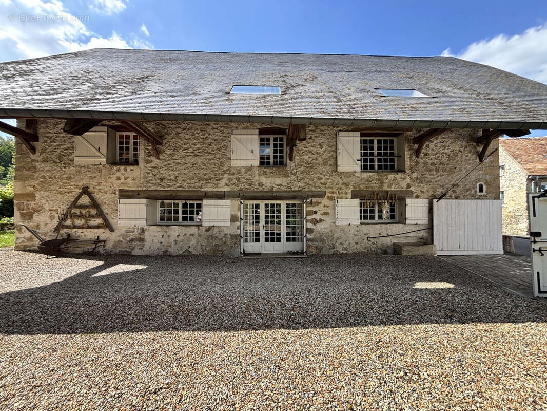 Maison 235 m² à Grisy-Les-Platres  - photo 3
