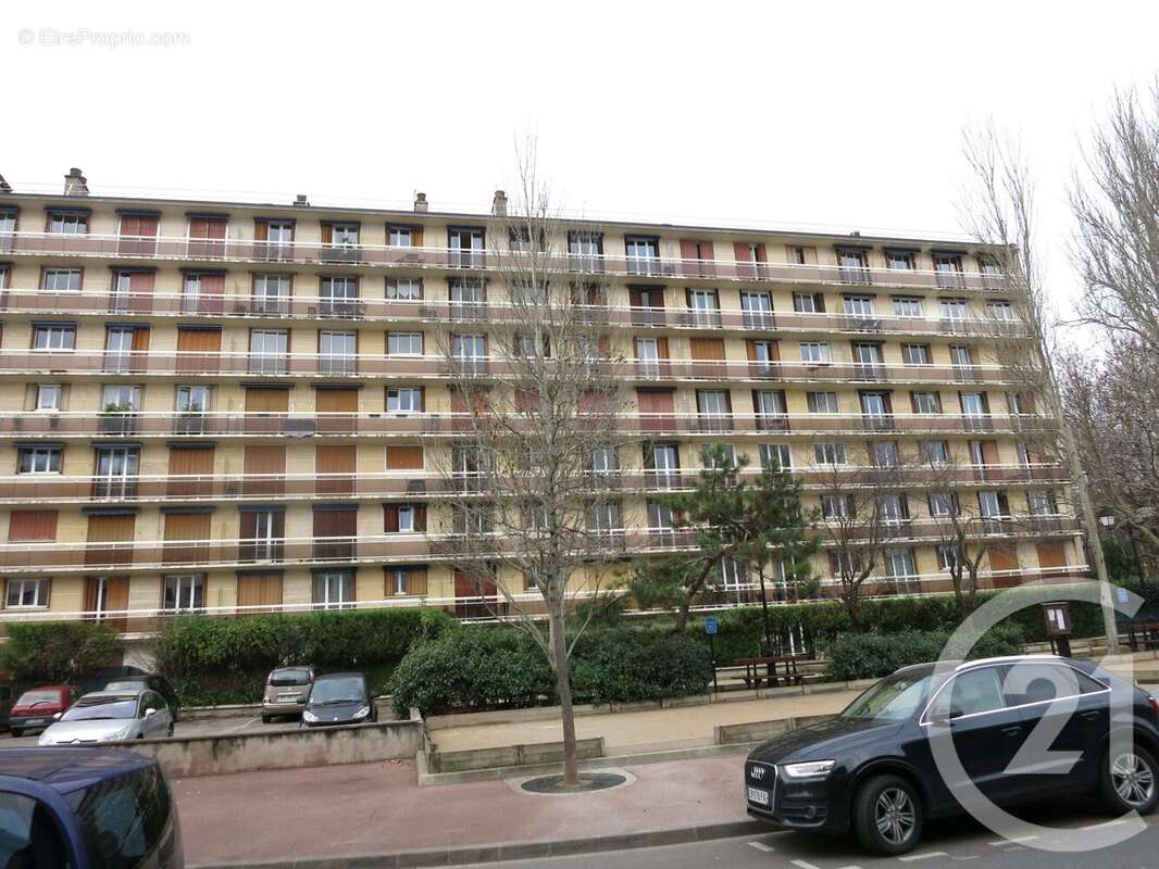 Appartement à SAINT-MAUR-DES-FOSSES