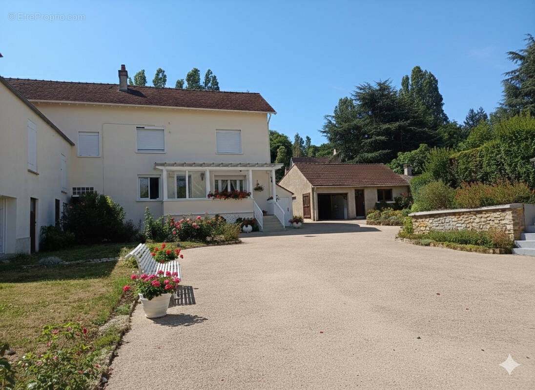 Maison à MORAINVILLIERS