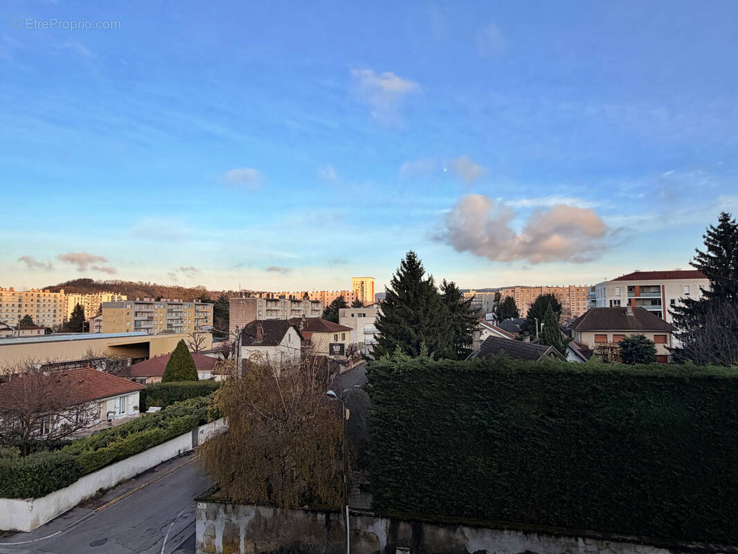 Appartement à BOURGOIN-JALLIEU