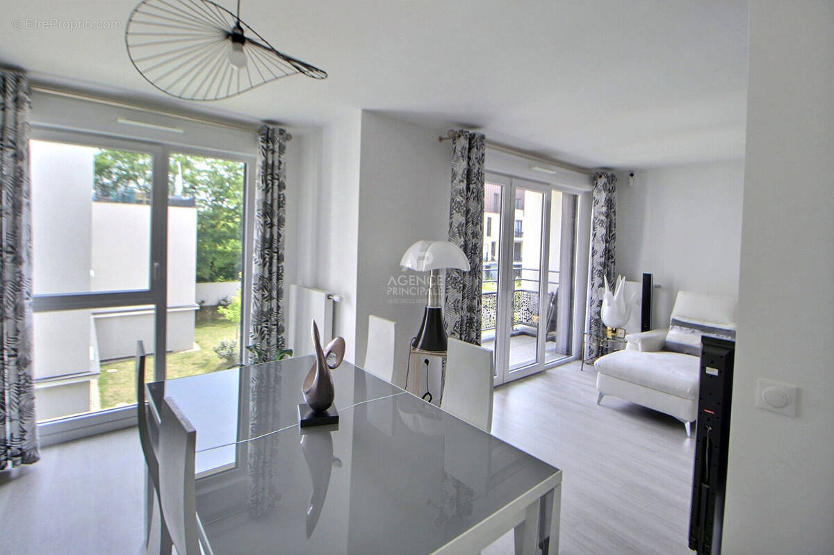 Appartement à VERNEUIL-SUR-SEINE