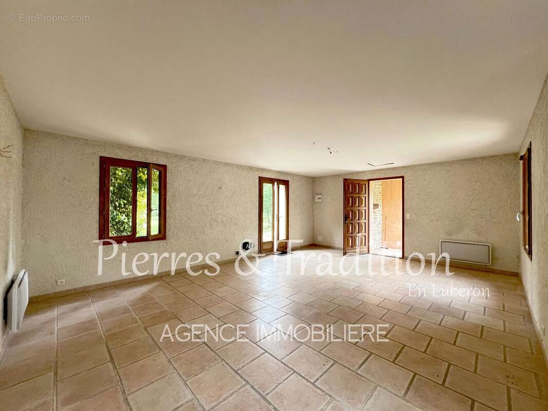 Maison à SAINT-SATURNIN-LES-APT