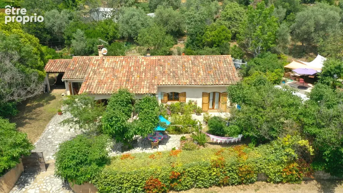 Maison à SAINT-CEZAIRE-SUR-SIAGNE
