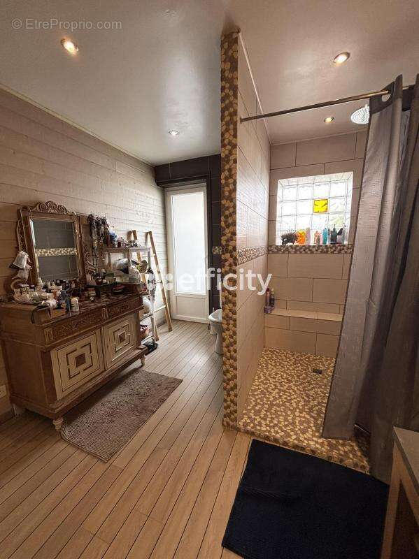 Maison 243 m² à Fontenay-Le-Comte  - photo 16