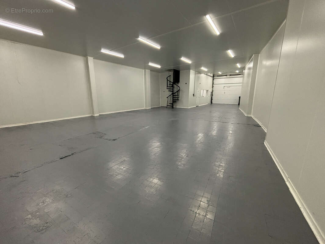 Commerce à SAINT-POL-SUR-TERNOISE