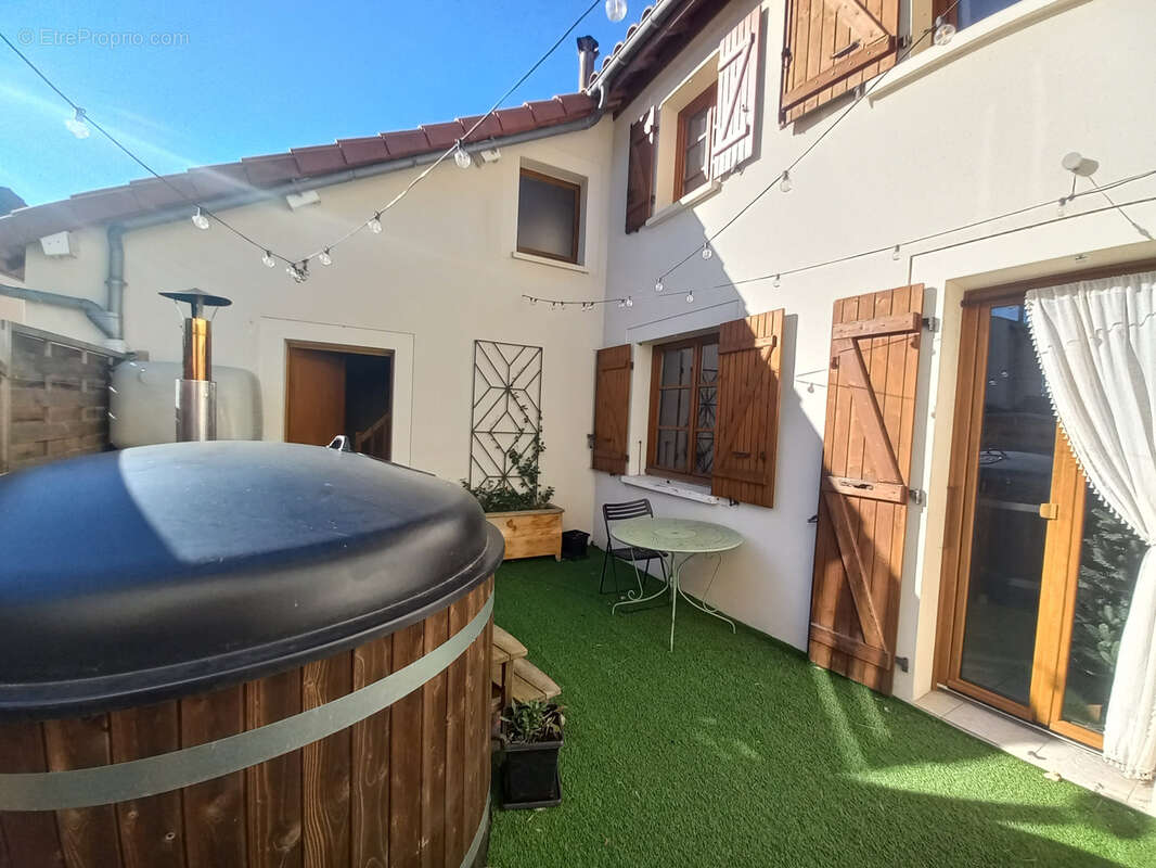 Maison à TRIE-SUR-BAISE