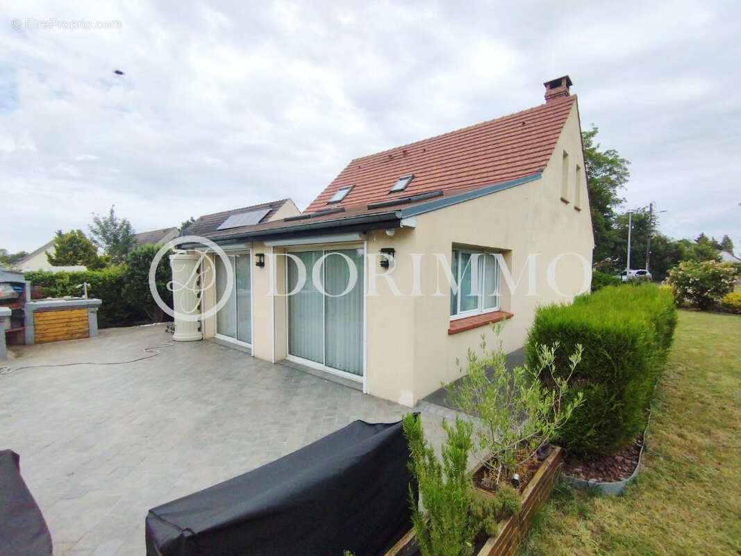 Maison à CREVECOEUR-LE-GRAND
