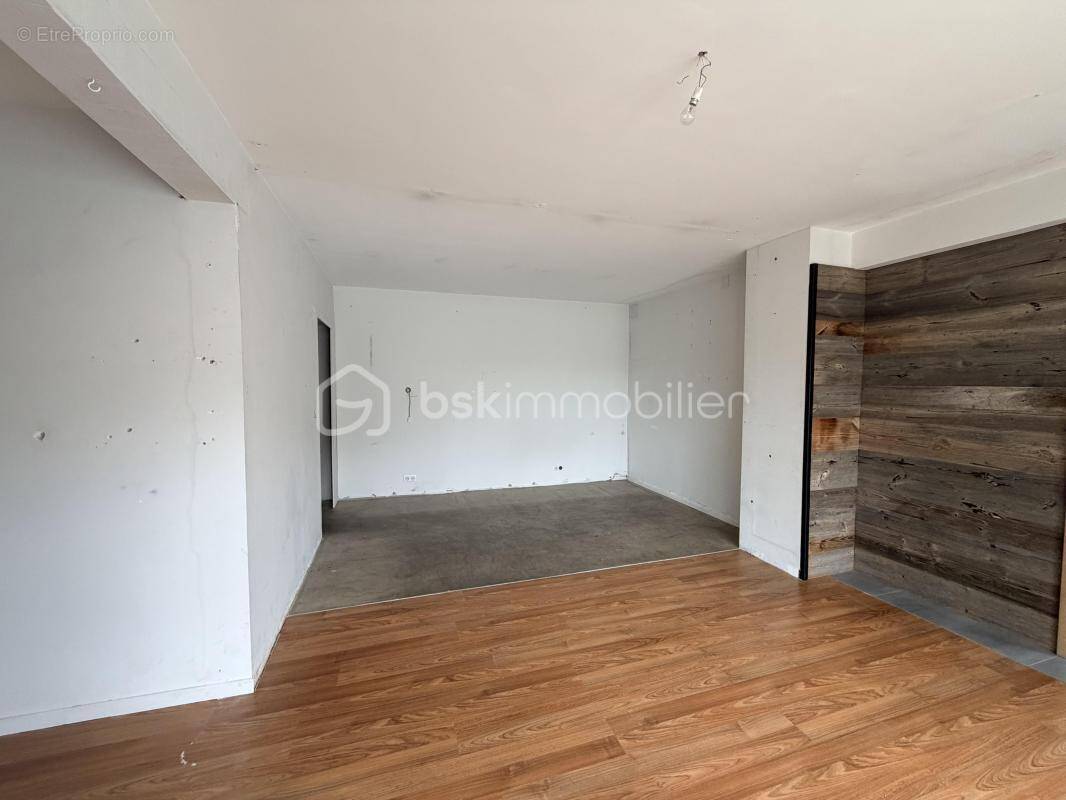 Commerce à SIX-FOURS-LES-PLAGES