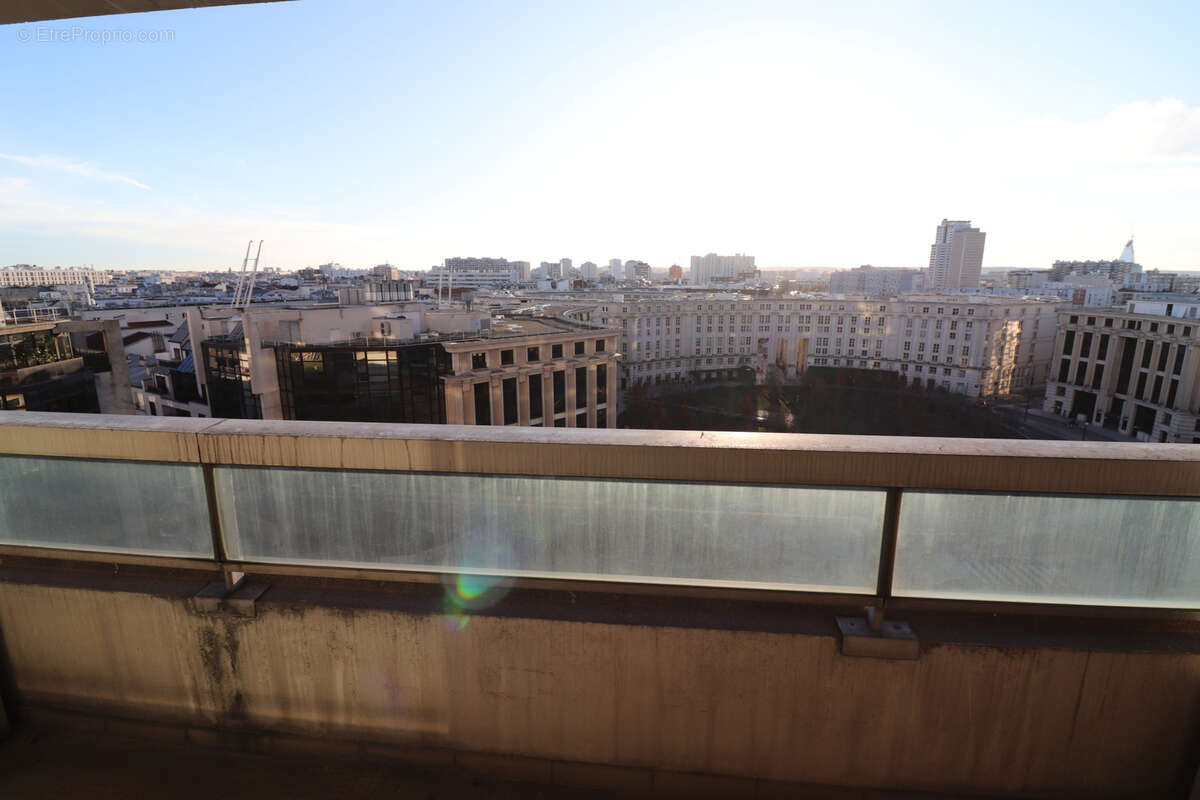 Appartement à PARIS-14E