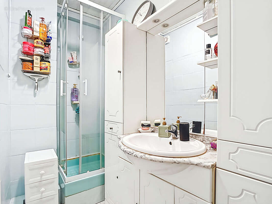 A vendre superbe Appartement 2 pièces de 54 m2  à Marseille - Secteur Bon Secours - photo 10
