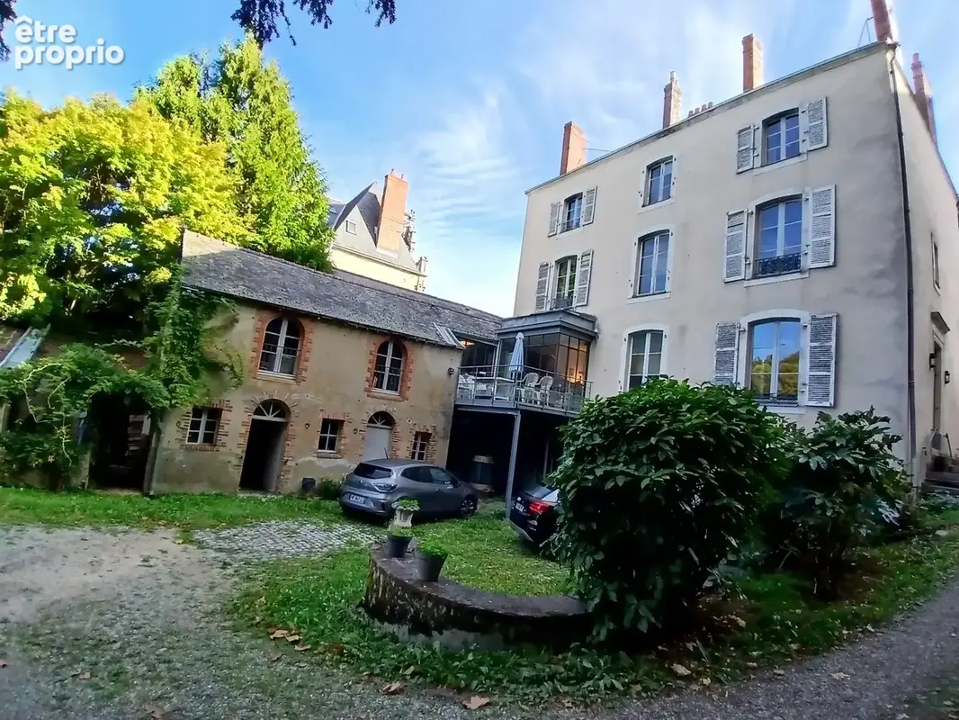 Maison 10 pièces 370 m² à vendre à Laval (53000) - photo 1