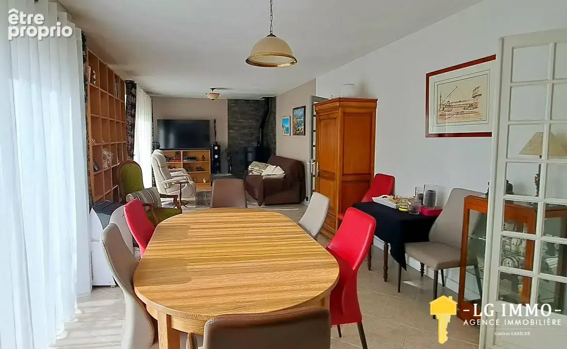 Maison familiale de 174 m2 , belles prestations , idéalement située. - photo 9