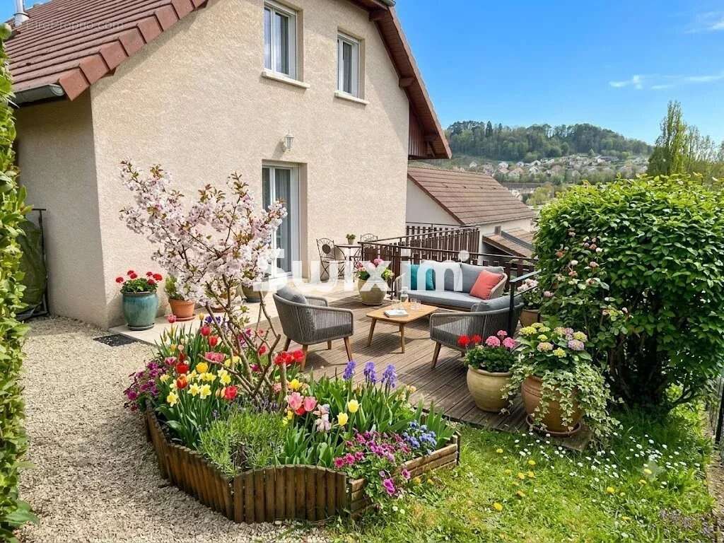 Maison 159 m² à Montmorot  - photo 2
