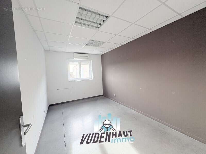 Commerce 940 m² à Plaisance-Du-Touch  - photo 25
