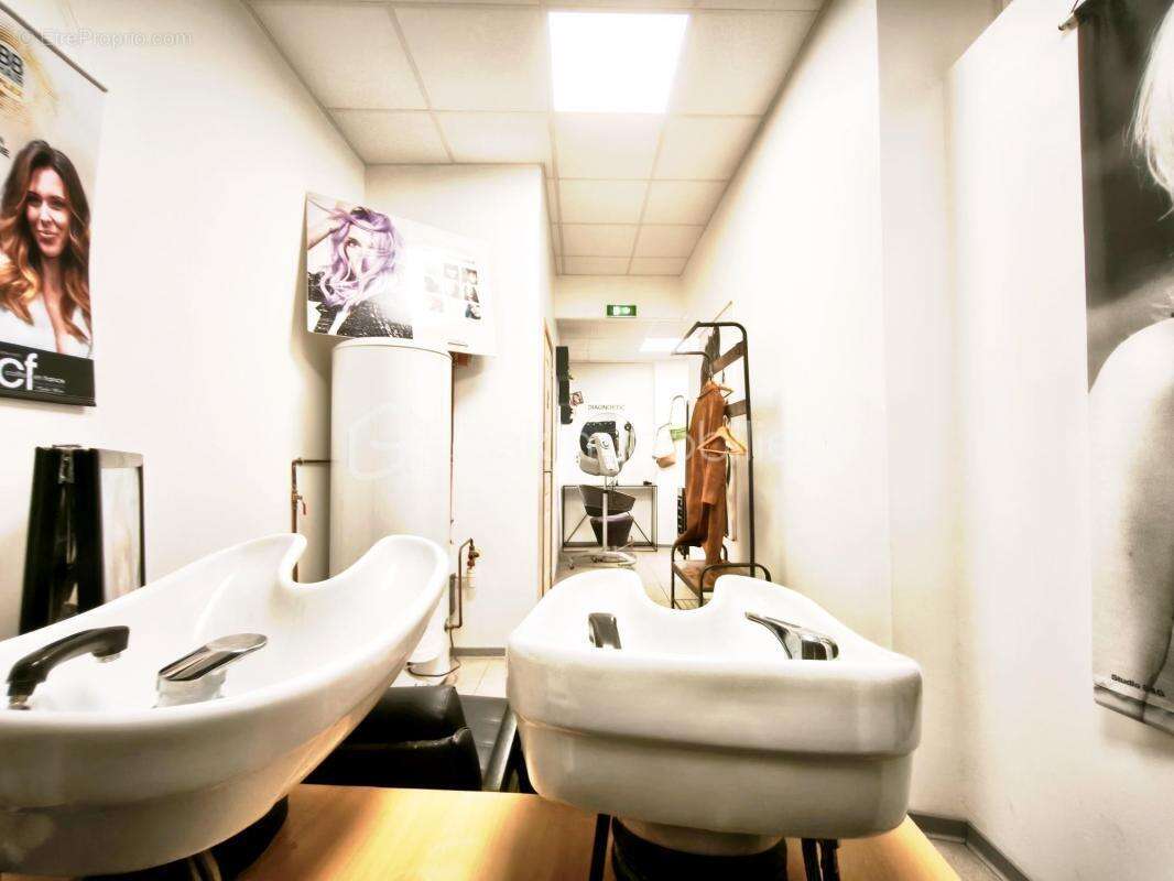 Commerce à LEZIGNAN-CORBIERES