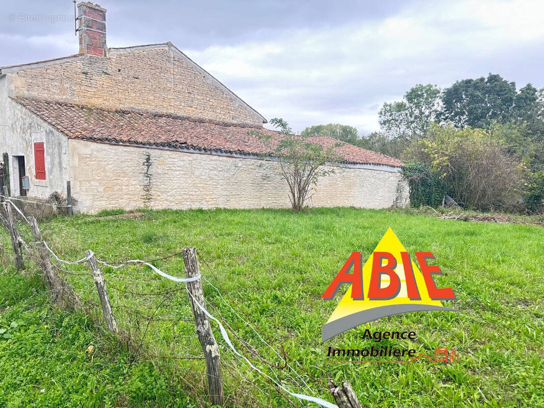 Photo 1 - Maison à BENET