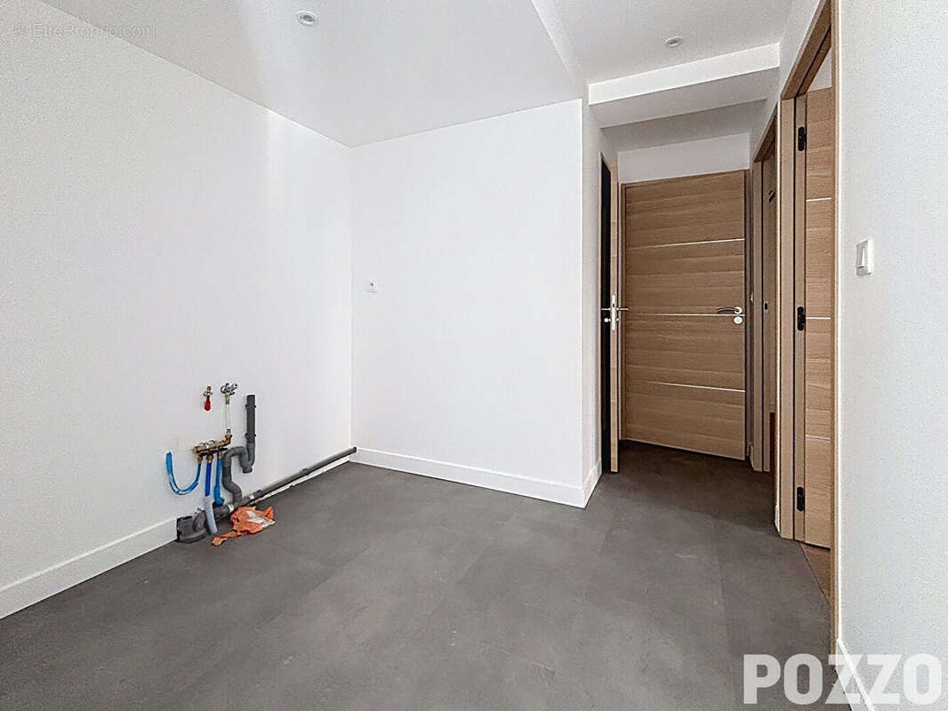 A Vendre - Avranches centre - Appartement rez-de-chaussée - 5 pièce(s) 137,64 m² - terrasse et parking - photo 11
