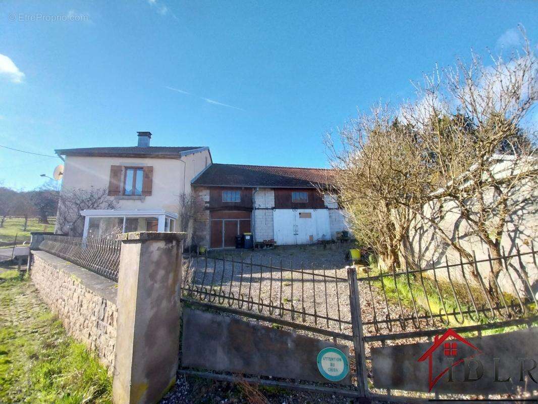 Maison à DAMBENOIT-LES-COLOMBE