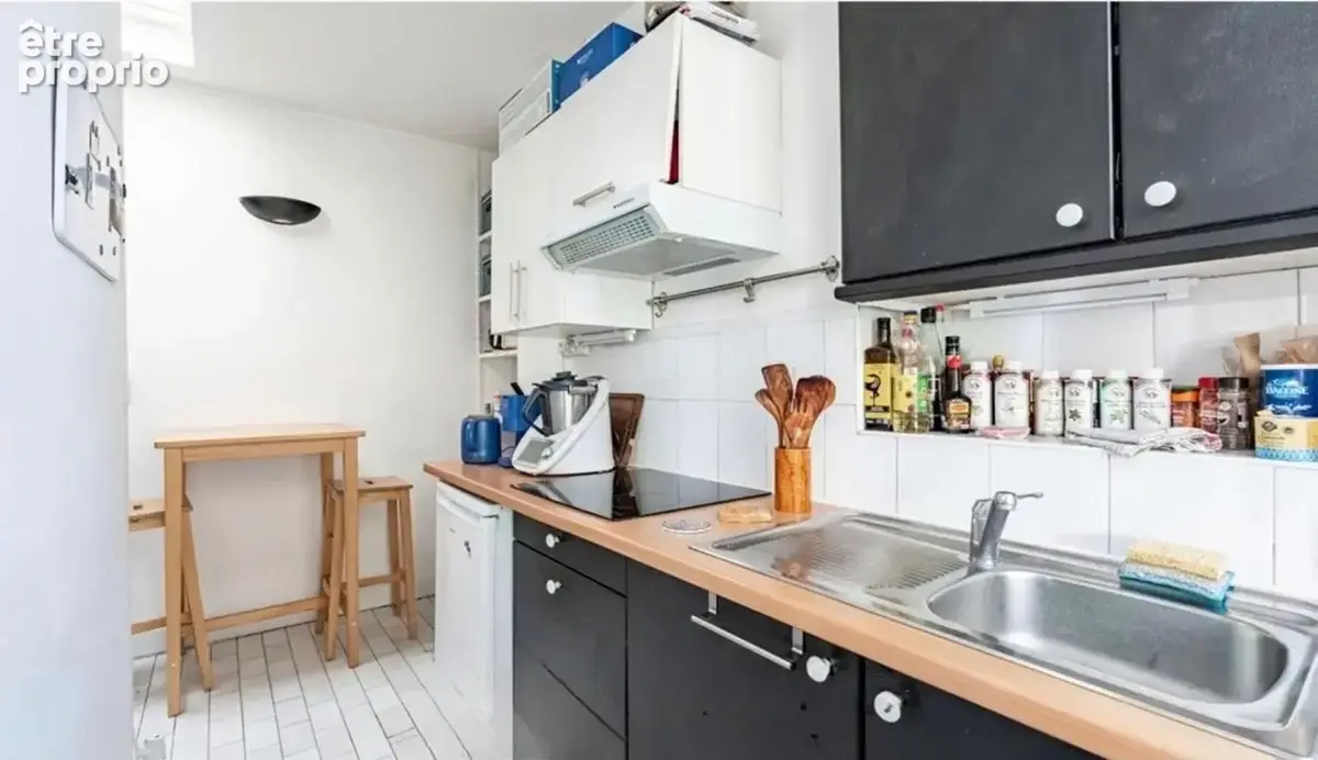 Grand studio  de charme 22,21 m2 étage élevé Paris 18 - photo 7