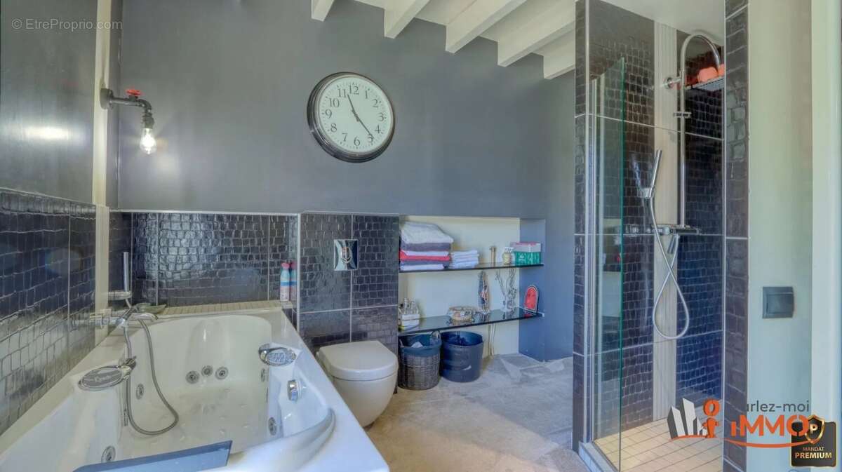 Maison à MONTROND-LES-BAINS