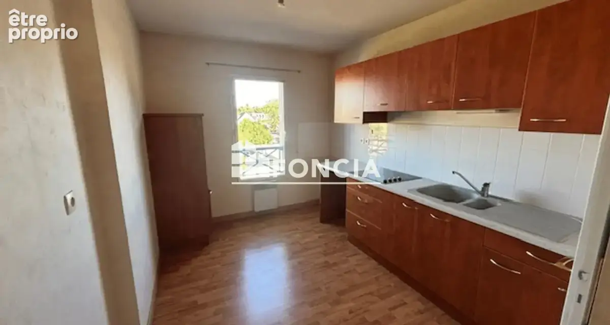 Fouesnant - Hypercentre - A Vendre - Appartement T3 de 74 m2 - Balcon - Ascenseur - Garage + Cave - photo 3