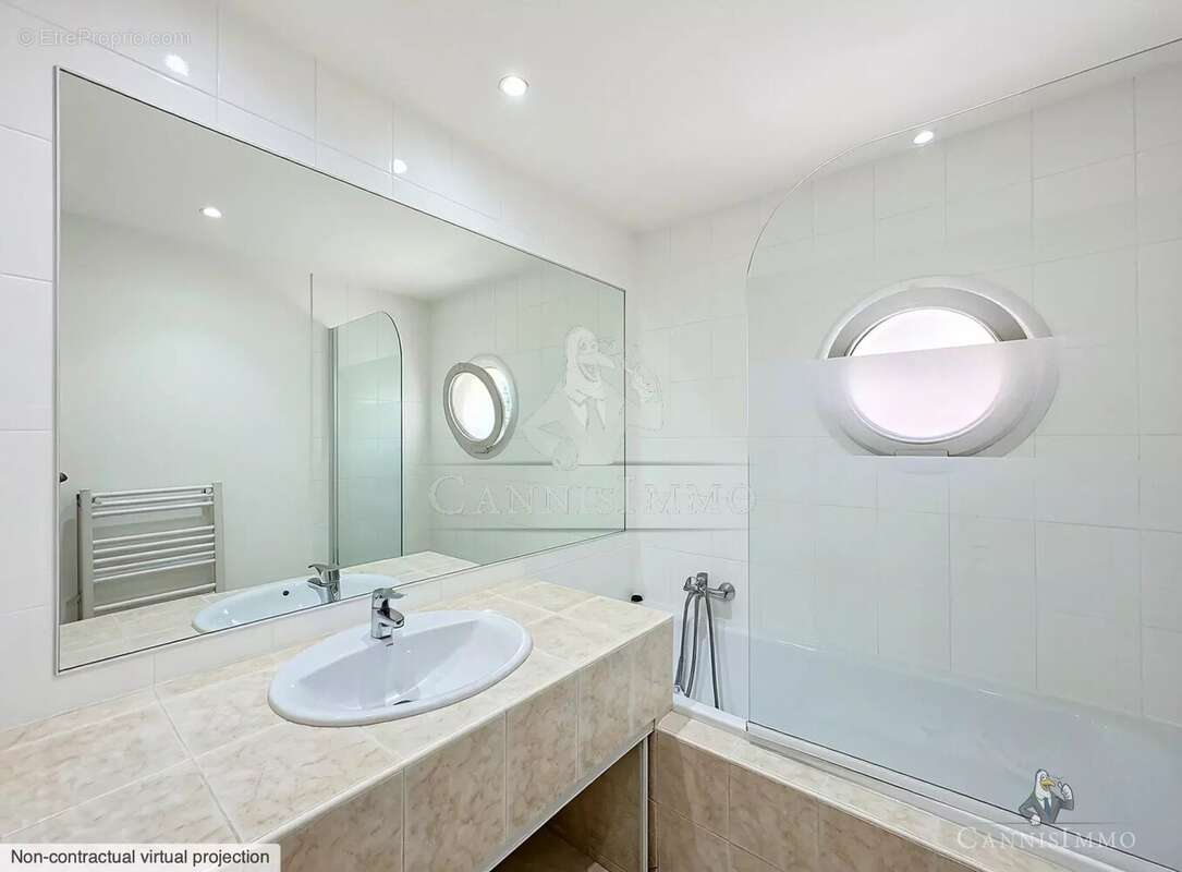 Appartement à MANDELIEU-LA-NAPOULE