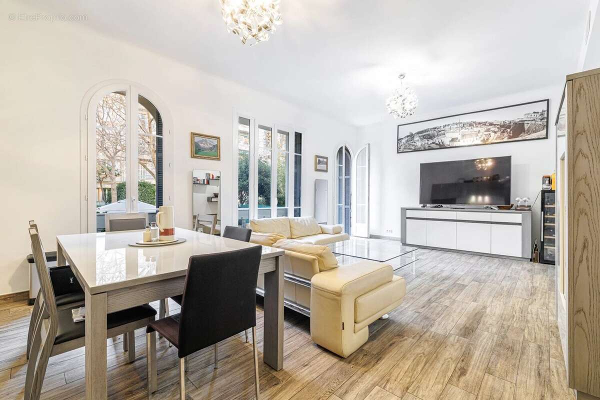 Victor hugo : rare 6 pièces d’exception avec terrasse de 50 m² - photo 3