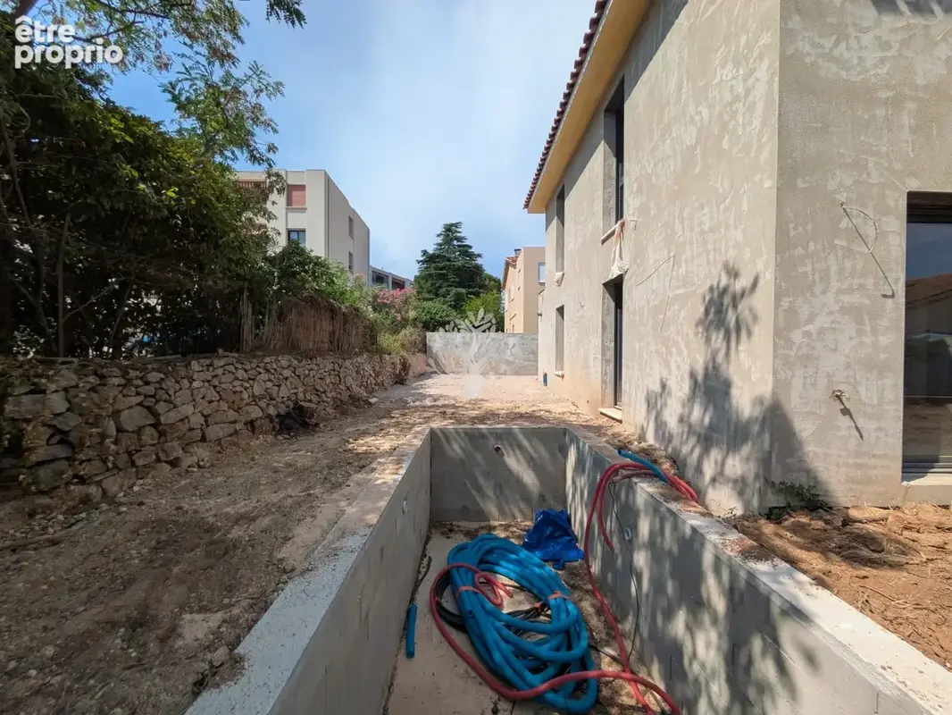 Villa de standing dans le centre de Sanary sur mer - photo 5