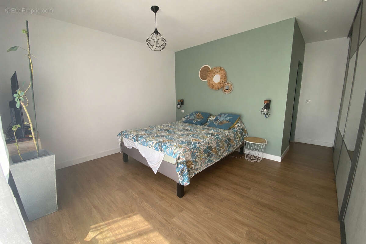 Maison à SERRES-CASTET