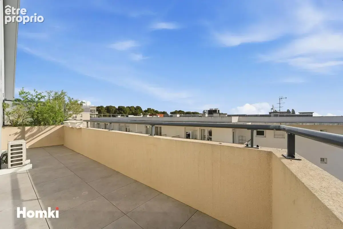Antibes – Dernier étage – Duplex 4 pièces lumineux avec grande terrasse et double garage fermé - photo 2