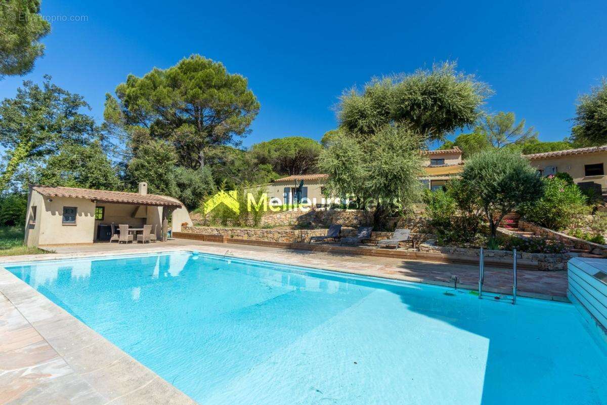 Maison à ROQUEBRUNE-SUR-ARGENS