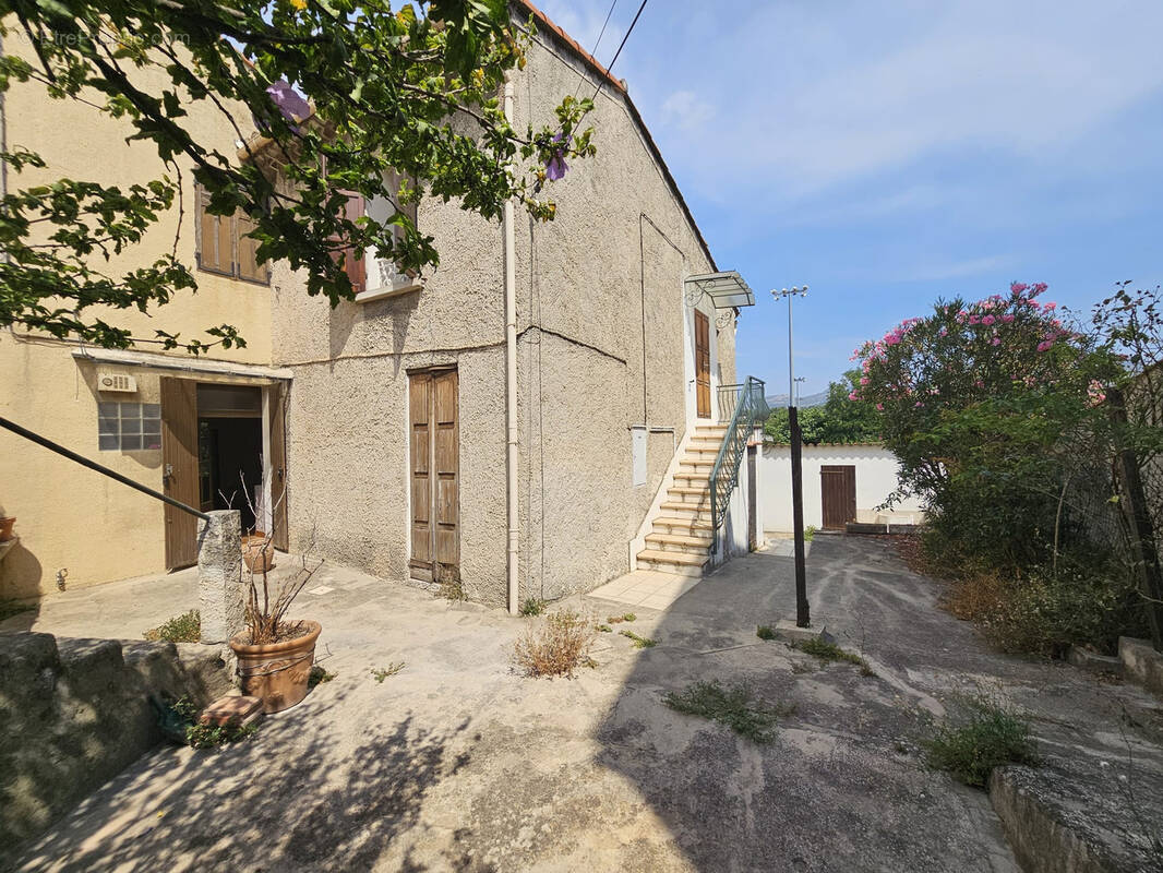 Appartement à LA PENNE-SUR-HUVEAUNE