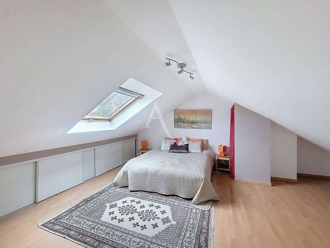 Maison à OZOIR-LA-FERRIERE