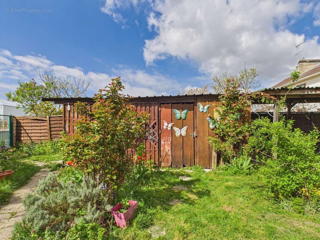 Maison à LA CHAPELLE-SAINT-LUC