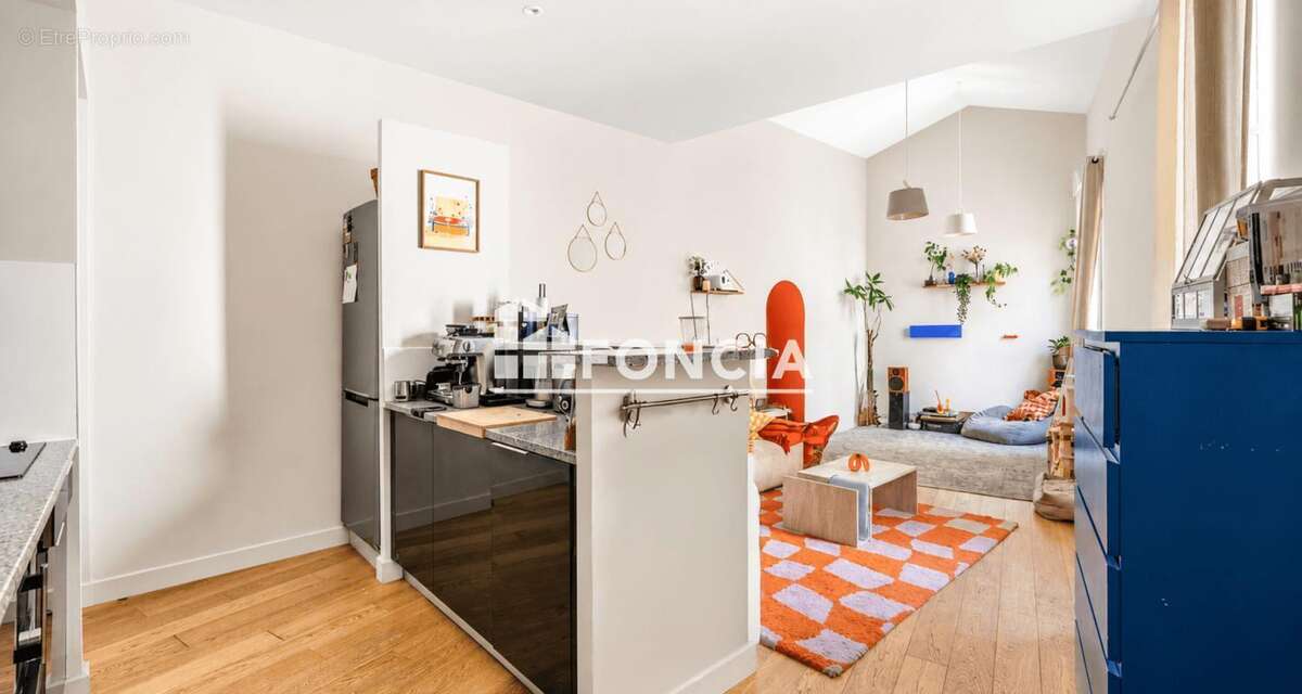 A vendre superbe t4 plein centre ville clef en main - libre d'occupation - photo 2