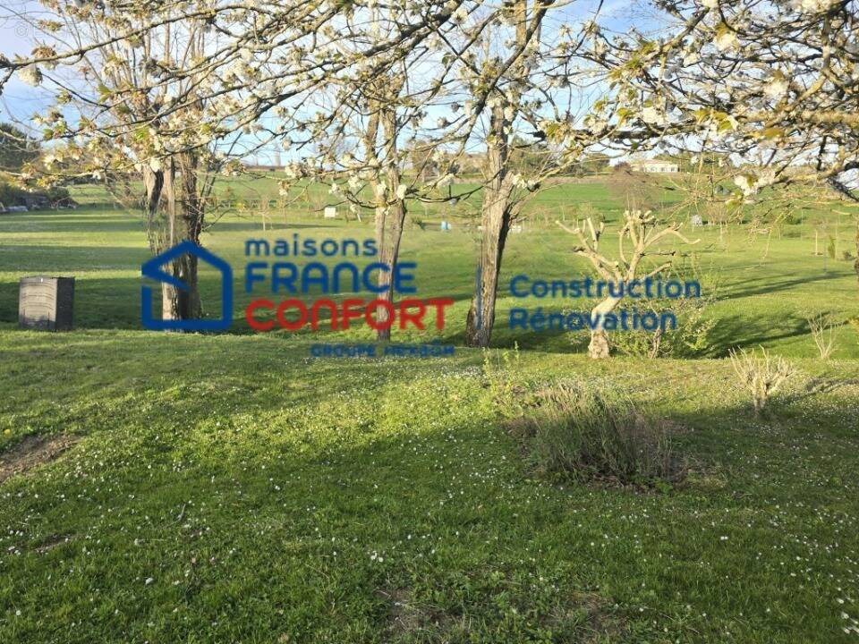 Terrain à BELBERAUD