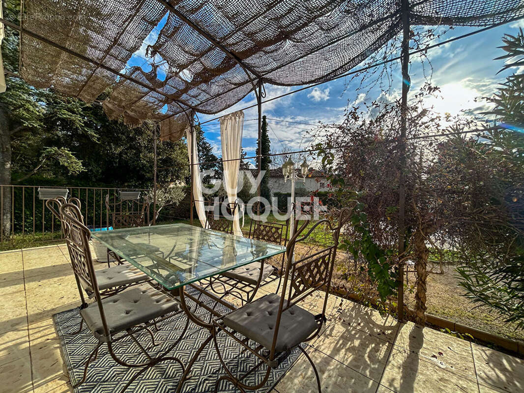 Maison à L'ISLE-SUR-LA-SORGUE