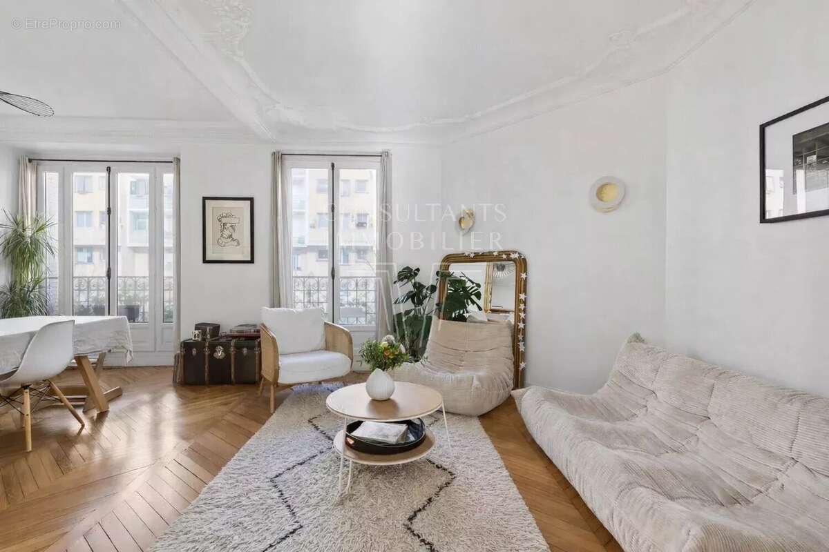 Appartement à PARIS-14E