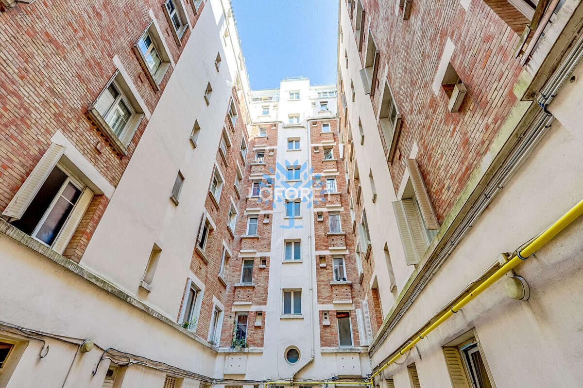 Appartement Paris 2 pièces 45 m2 75020 maraîchers T2 - photo 10